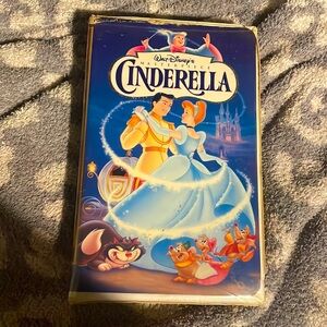 Cinderella vhs preowned disney movie